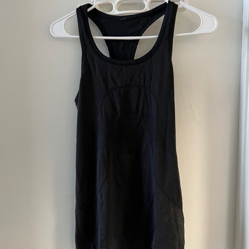 Black lululemon tank